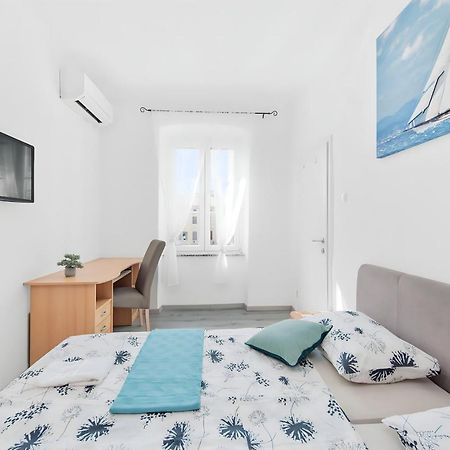 Little Flower City Studio 5 - Rijeka Rent Екстериор снимка
